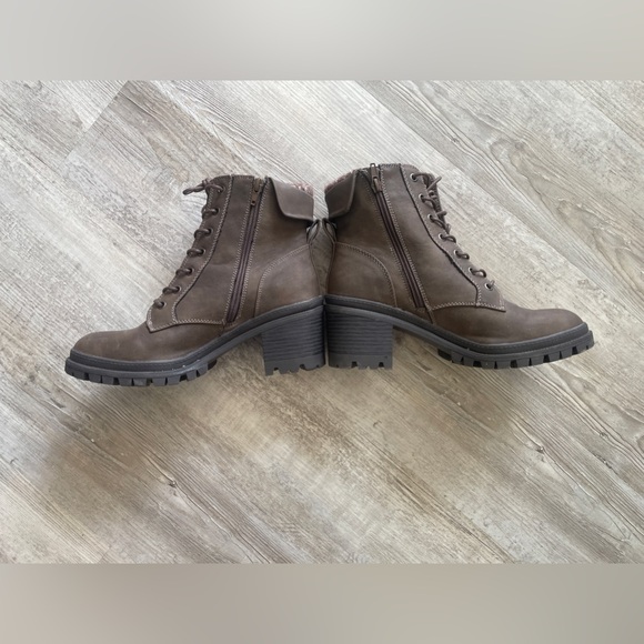 Denver Hayes Women's Sky Heeled Combat Boots - Taupe Brown, Women's size 9 - Picture 11 of 12